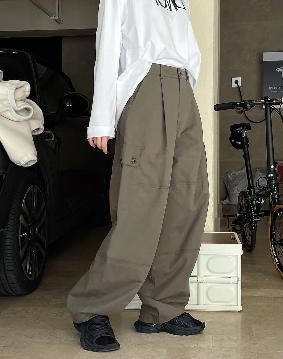 ワークパンツ ワークパンツ ゆったりシルエット実用的カーゴパンツ