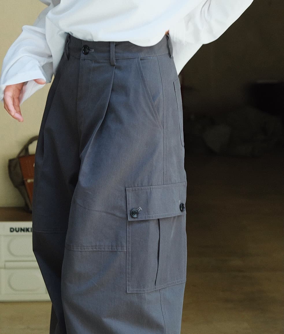 ワークパンツ ワークパンツ ゆったりシルエット実用的カーゴパンツ