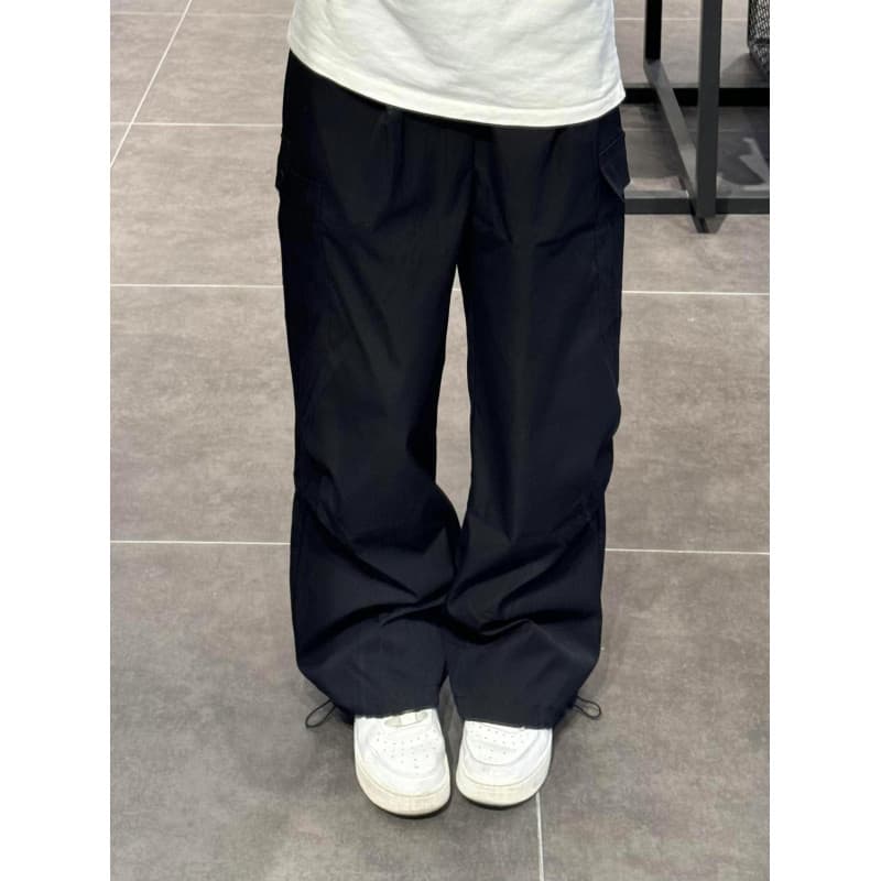 ゆったりシルエット裾紐ワークパンツ
