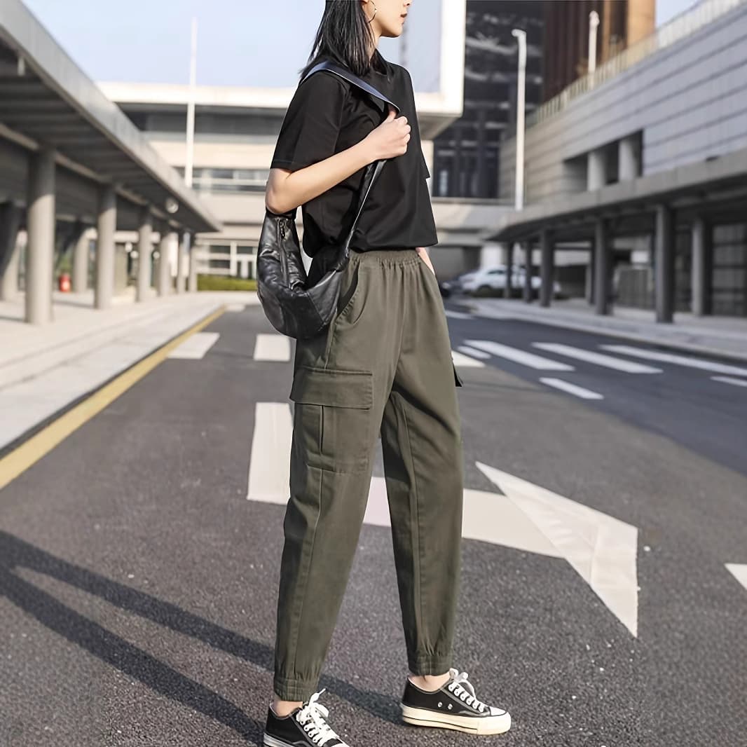 ワークパンツ ワークパンツ ゆったり裾絞りポケット機能パンツ