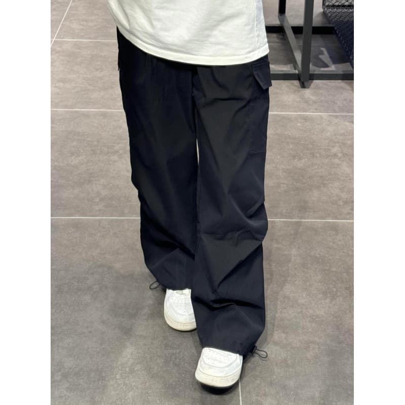 ゆったりシルエット裾紐ワークパンツ