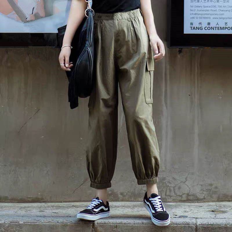ワークパンツ ワークパンツ ゆったり裾絞りカーゴパンツ